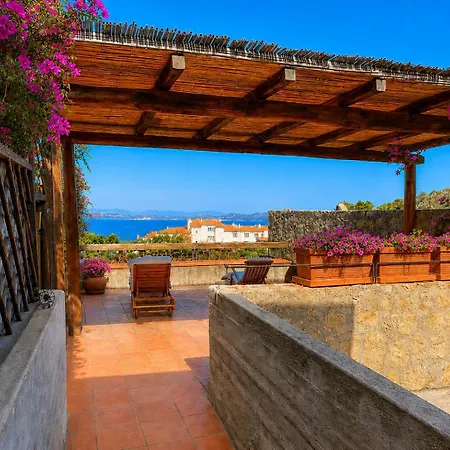 Дом отдыха Amazing Sea View Terrace A With Pool 70m From The Байя Сардиния